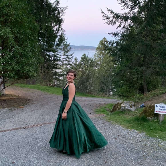 Laura Forest Green Prom Dress Size 10 - Picture 4 of 11